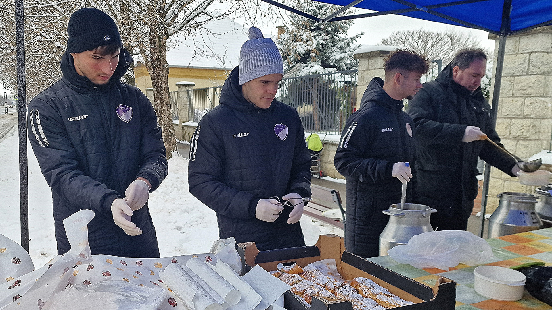 Jótékonysági ételosztás Jótékonysági ételosztás