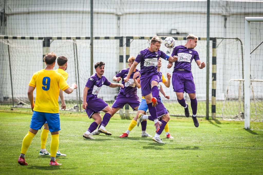 Békéscsaba 1912 Előre II. - BKV Előre 2-1 (1-1)